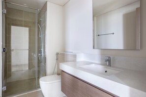 Hair dryer, towels - Blueground | Dubai Creek Harbour, pool, nr Creek (Dubai)
