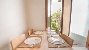 Deluxe Room | Shared kitchen | Electric kettle - Moringa Pandawa Guest House (Kutuh)