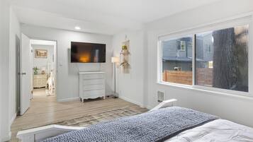 2 bedrooms, iron/ironing board, WiFi (free), bed sheets