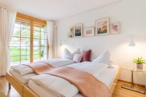 1 bedroom, iron/ironing board, free WiFi, bed sheets - Modern Wengen Studio • Ski-in, Ski-out • Terrace (Lauterbrunnen)