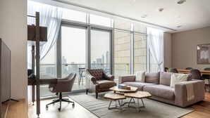 TV, stereo - Blueground | DIFC, pool, nr Dubai Mall (Dubai)