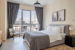 Iron/ironing board, WiFi, bed sheets - Blueground | Burj Residence Phase I & II, pool, nr Burj Khalifa (Dubai)
