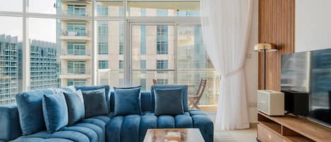 Fernseher, Stereoanlage