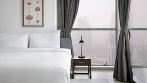 Unclassified image, 4 of 27, button - Blueground | DIFC, pool, nr Dubai Mall (Dubai)