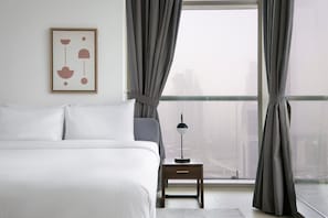 Iron/ironing board, WiFi, bed sheets - Blueground | DIFC, pool, nr Dubai Mall (Dubai)