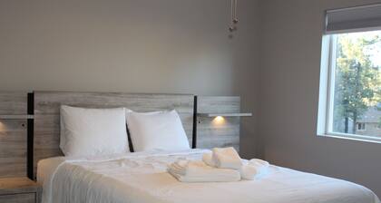 Family-Friendly 4-Bedroom Home Near NAU with Fireplace, Loft & Backyard BBQ