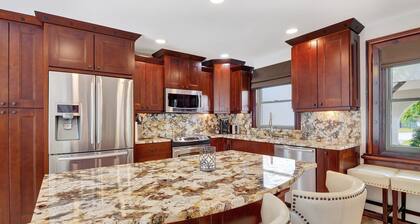 Marco Island 4bd 4bh Home with Heated Pool Close to the Beach and Restaurants