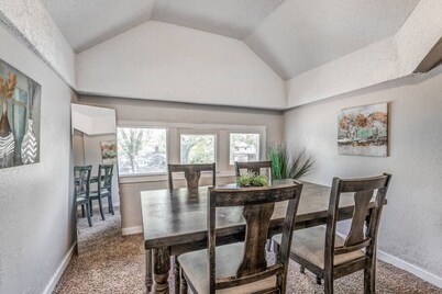 The Willett Loft | Spacious 2BR Escape in Memphis