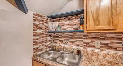 The Willett Loft | Spacious 2BR Escape in Memphis