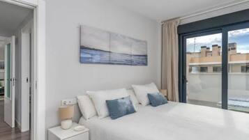 3 bedrooms, iron/ironing board, travel crib, free WiFi
