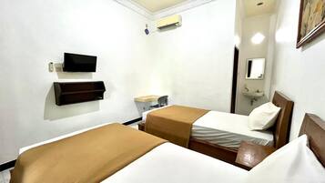 Basic Double or Twin Room, Balcony, City View | Desk, free WiFi