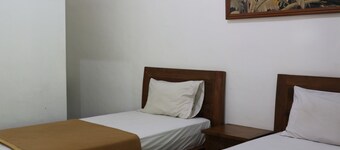 Adhya Guest House