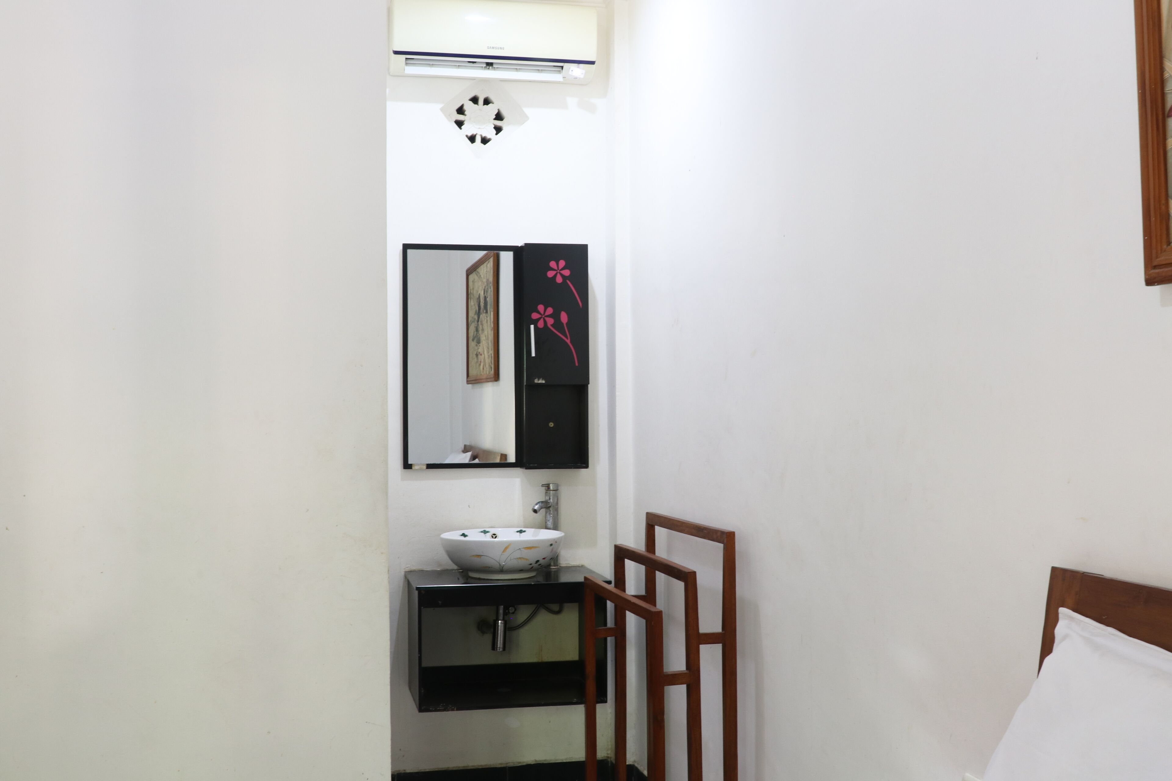 Basic Double or Twin Room, Balcony, City View | Desk, free WiFi