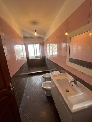 تجهيزات دش، مناشف، صابون، شامبو