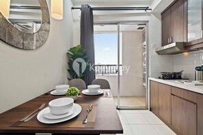 อพาร์ทเมนท์, 2 ห้องนอน, วิวเมือง | ห้องรับประทานอาหาร