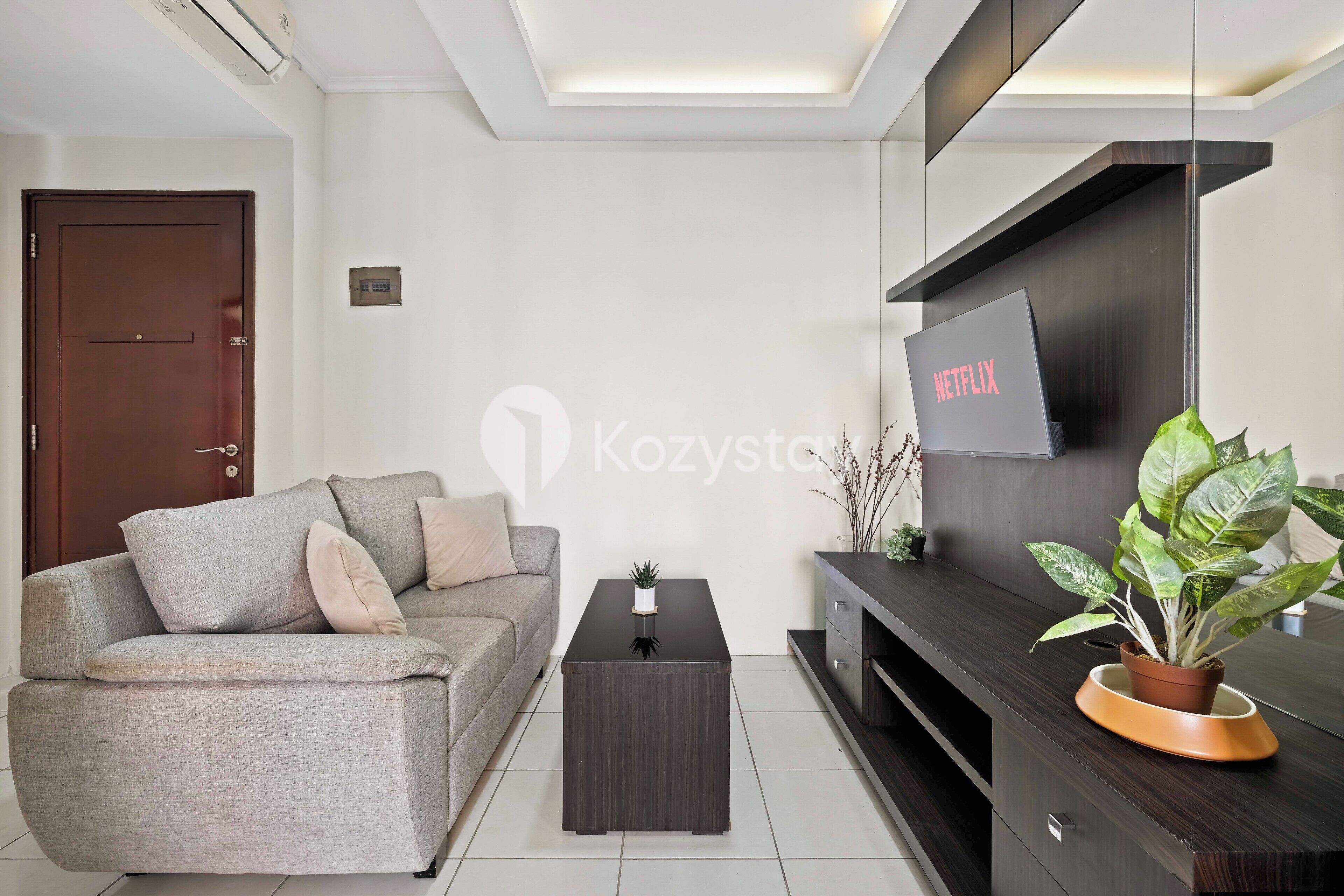 Apartment, 2 Bedrooms, City View | Living area