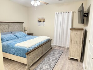 2 bedrooms, iron/ironing board, free WiFi, bed sheets