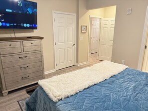 2 bedrooms, iron/ironing board, free WiFi, bed sheets