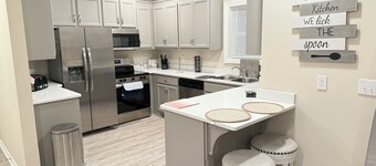1B comfy new 2-bedroom apartment in Huntsville
5 min from mall  Hosp & downtown.
