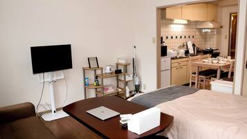 遮光カーテン、アイロン / アイロン台、WiFi (無料)