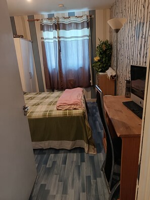 1 bedroom, WiFi - Safe and clean comfortable  room (Croydon)