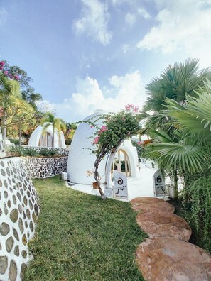 Front of property - Mentigibay Dome Villa Lombok (Lombok Utara)