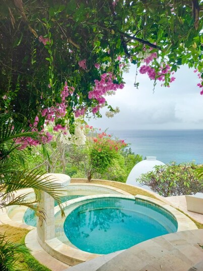 Mentigibay Dome Villa Lombok
