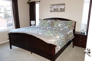 2 bedrooms, iron/ironing board, internet, bed sheets