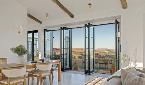 Après Villa - Luxe family fun retreat by White Pass, Theater, Arcade, Ciderhouse