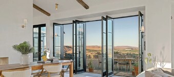 Après Villa - Luxe family fun retreat by White Pass, Theater, Arcade, Ciderhouse