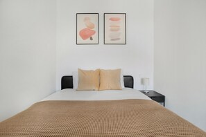 1 bedroom, iron/ironing board, WiFi, bed sheets - Blueground | Gare, view, nr Parc de la Ville (Luxembourg)