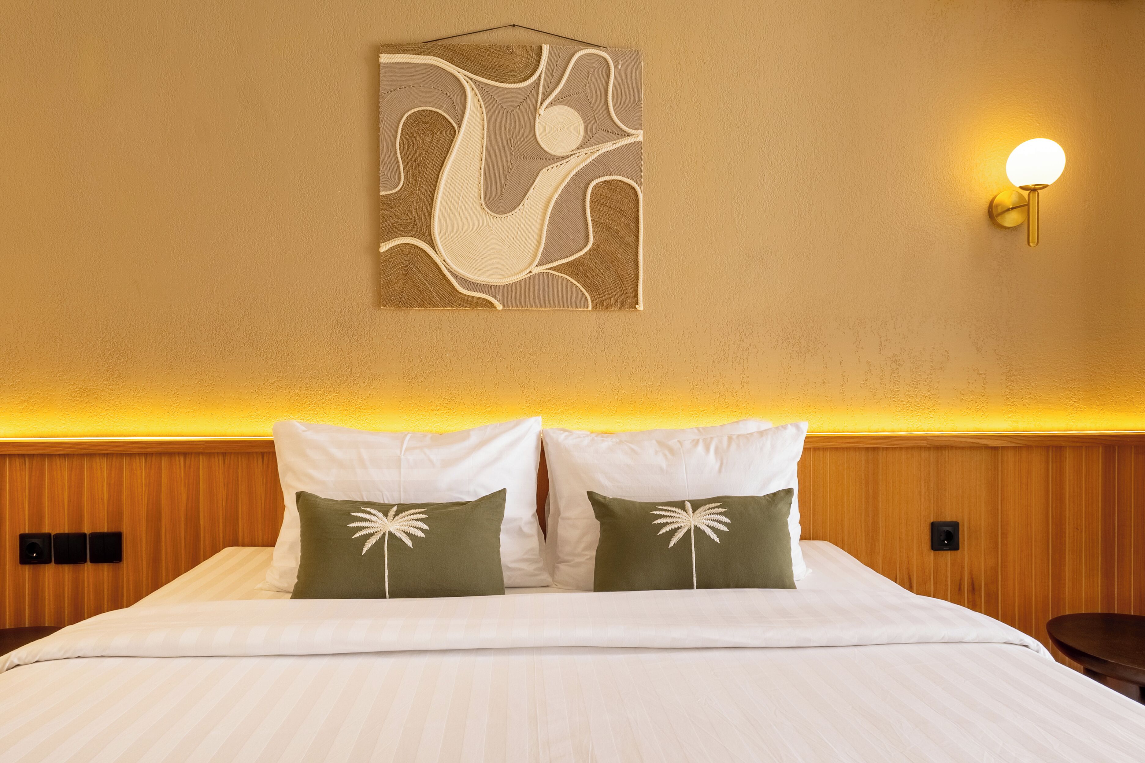 In-room safe, soundproofing, iron/ironing board, free WiFi