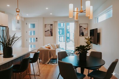 Beautiful & Modern 4BR Home Near Sloan’s Lake