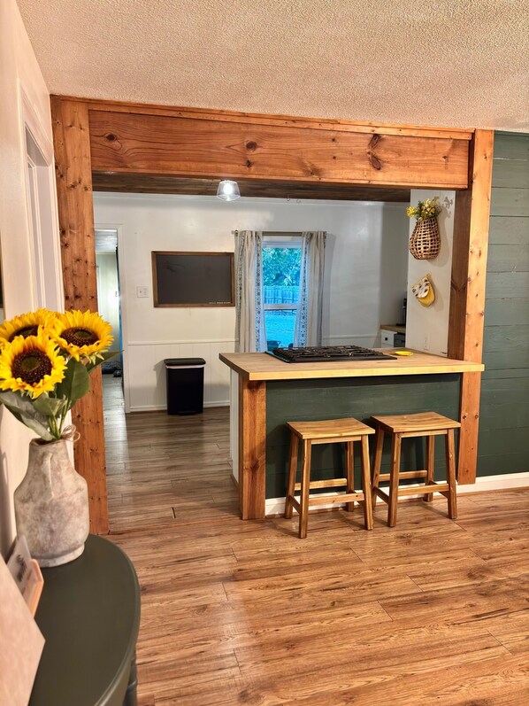 Interior - Pickleball Court, Firepit, & Family Fun. Pet Friendly! (Waco)