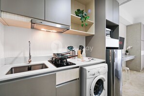 Interior - Oshen by Kozystay - PIK (Jakarta)