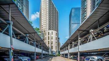 Bãi đậu xe tự phục vụ miễn phí