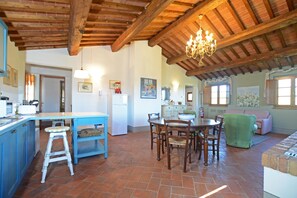 Dining - Francigena 9, Castelfiorentino, Italy (Castelfiorentino)