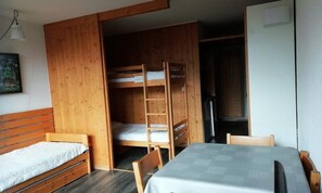 Room - Studio for 4 People in Arc 1600 in a Residence Close to the Slopes and Shops (Bourg-Saint-Maurice)