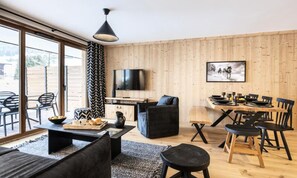 Dining - Standard 4-room Apartment for 8 People (La Chapelle-d'Abondance)