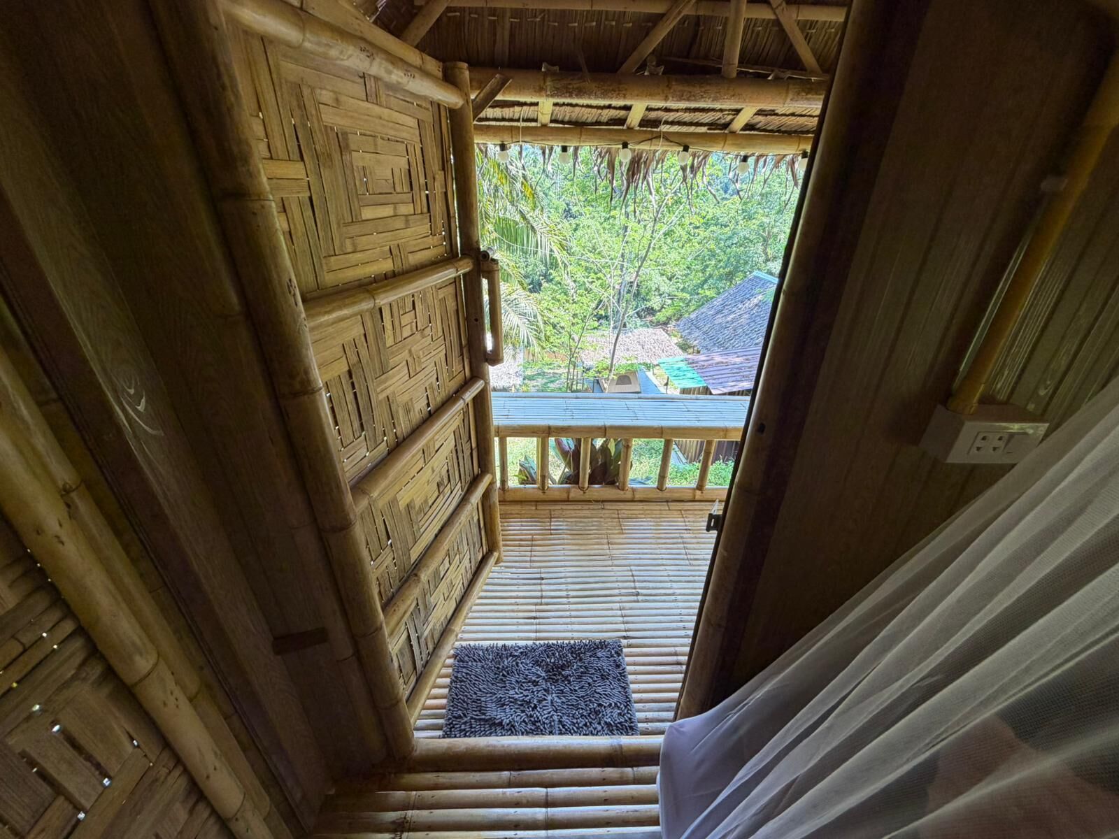 ด้านหน้าที่พัก