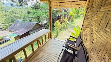 Standaard bungalow, veranda, uitzicht op bergen (Fan) | Terras