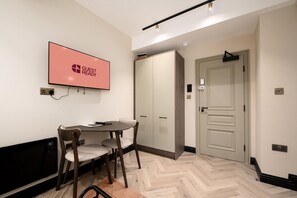 Studio (Standard Studio)