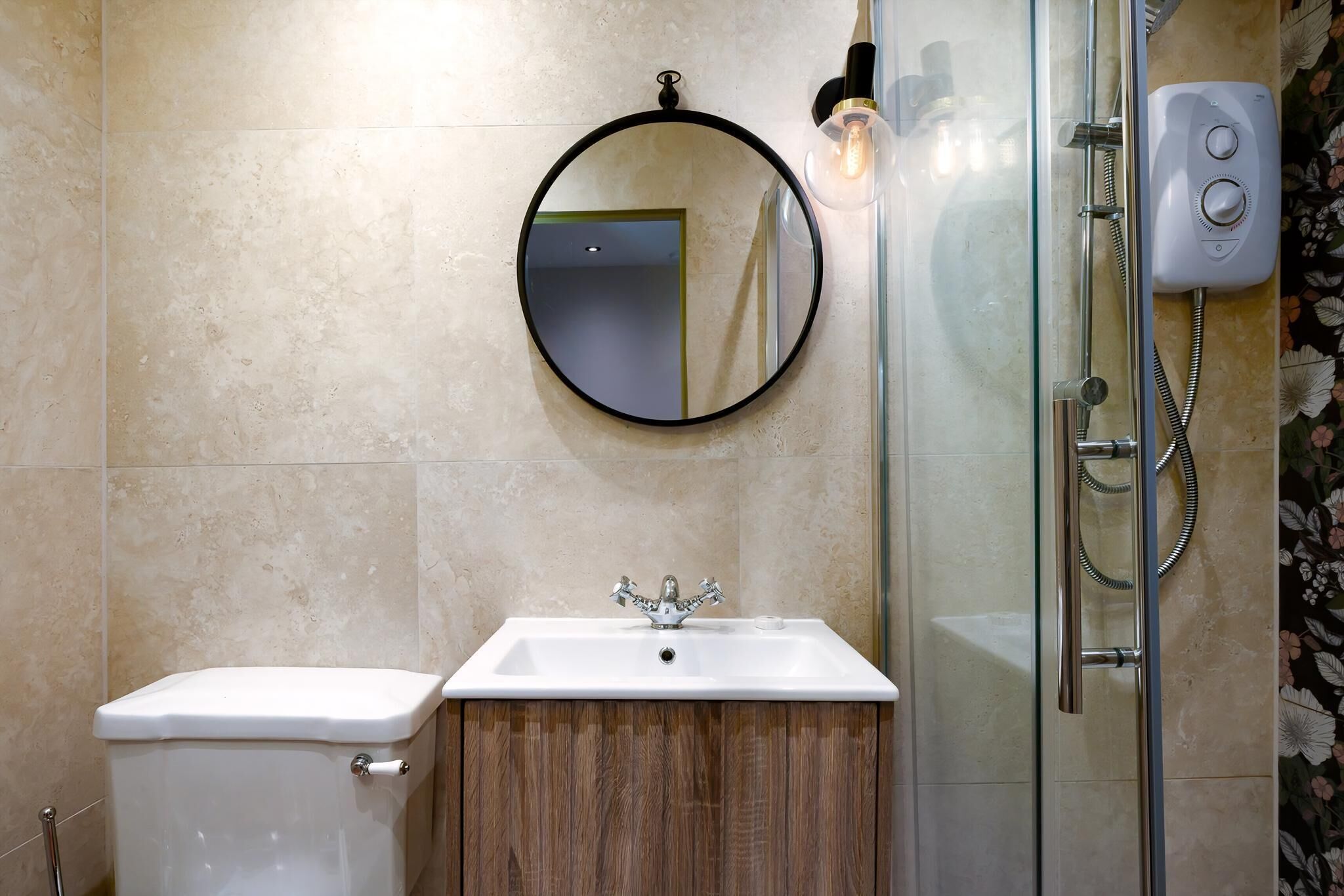 Studio (Standard Studio) | Bathroom | Shower, soap, toilet paper