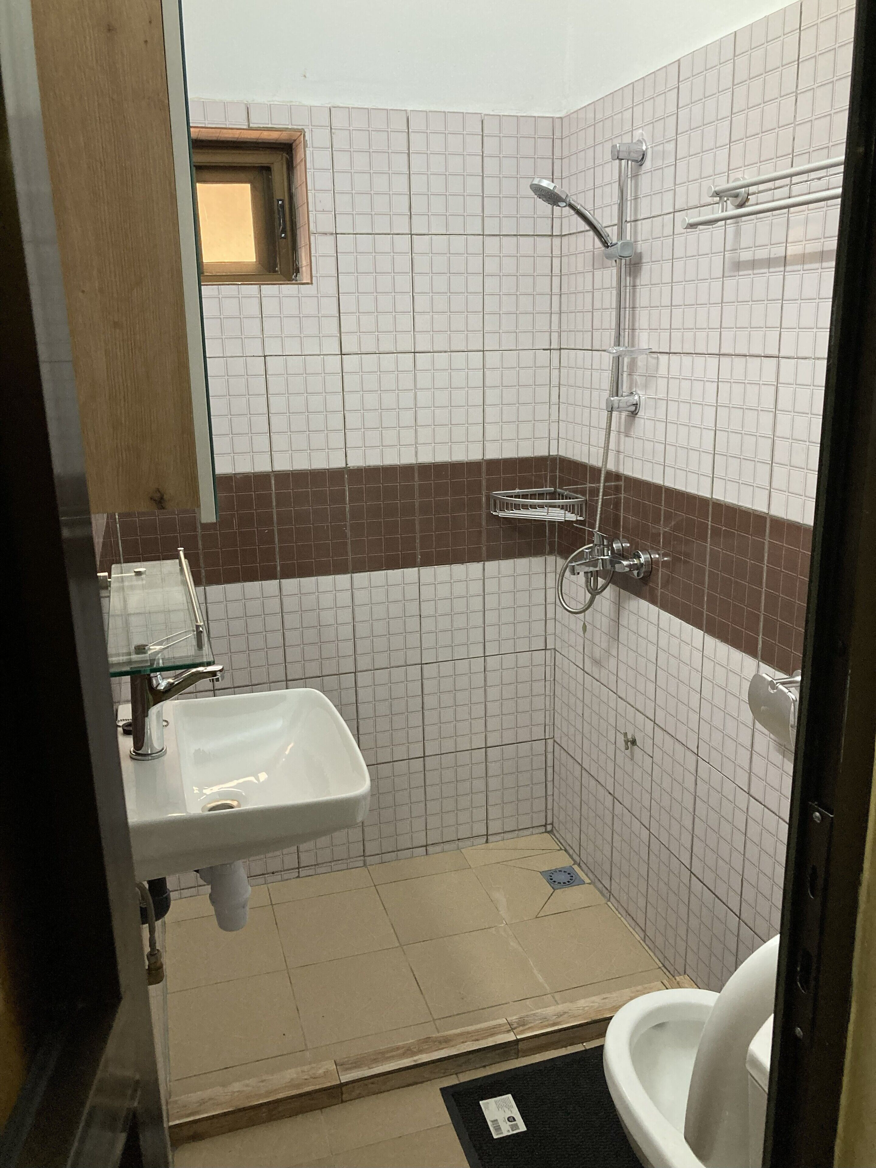 Handtücher, Seife, Toilettenpapier