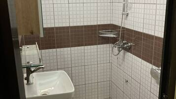 HandtĂŒcher, Seife, Toilettenpapier