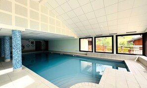Outdoor pool - Apartment at the Foot of the Slopes in the Espace Diamant ski Area (Flumet)