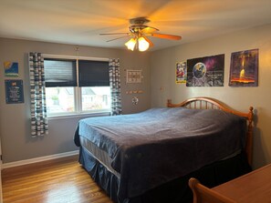 5 bedrooms, iron/ironing board, WiFi, bed sheets