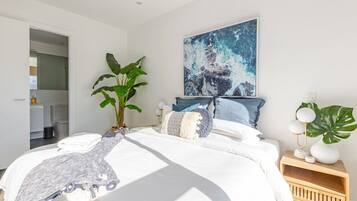 2 bedrooms, desk, iron/ironing board, travel crib