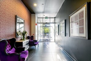 المنشأة من الداخل