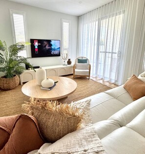 TV - Sandbar on Moseley/3BR/WiFi/Netflix/400m to beach (Henley Beach South)